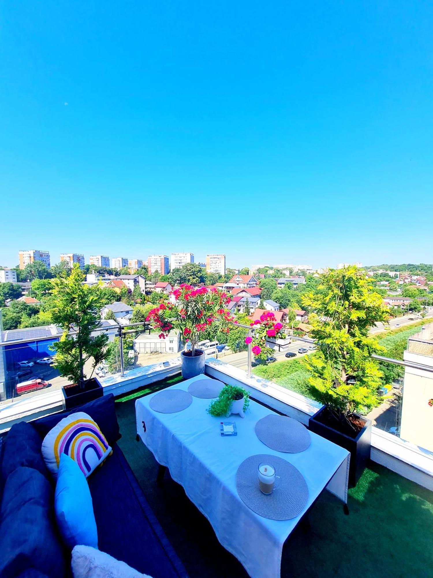 Penthouse View Aeroport Iasi Apartment Ngoại thất bức ảnh