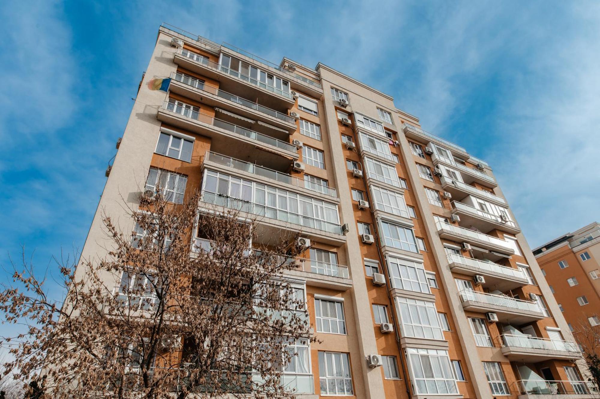 Penthouse View Aeroport Iasi Apartment Ngoại thất bức ảnh