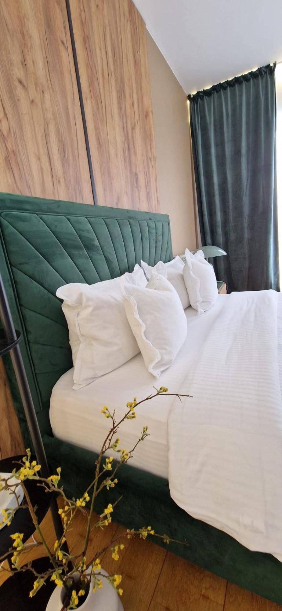 Penthouse View Aeroport Iasi Apartment Ngoại thất bức ảnh